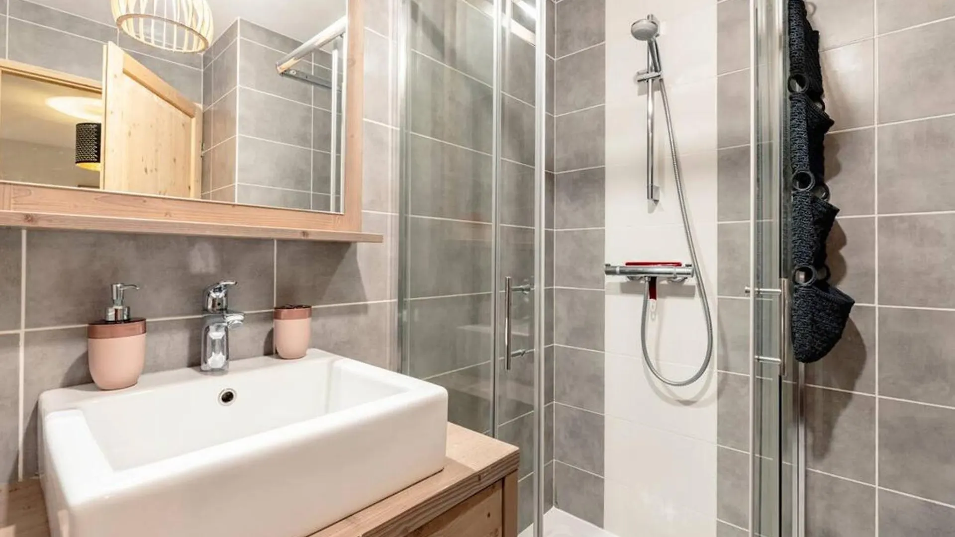 Spacieux Appartement Avec Wi-Fi Et Garage - Fr-1-671-241 莱热