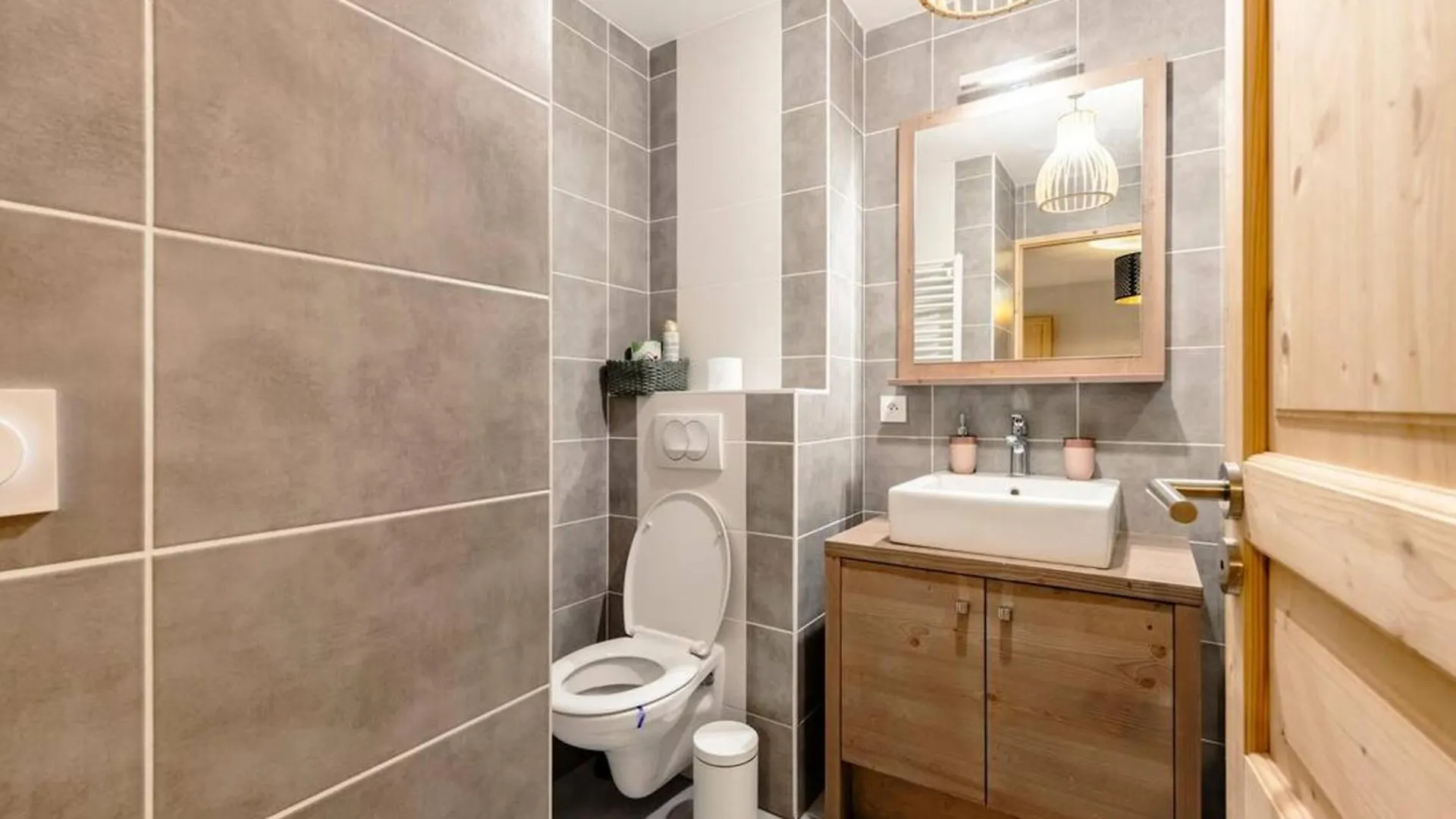 公寓 Spacieux Appartement Avec Wi-Fi Et Garage - Fr-1-671-241 莱热